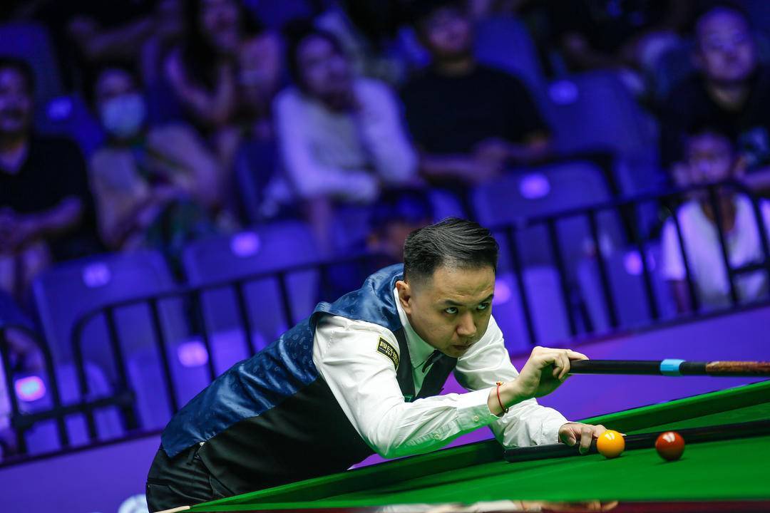 現出兩隊的 現出兩隊的