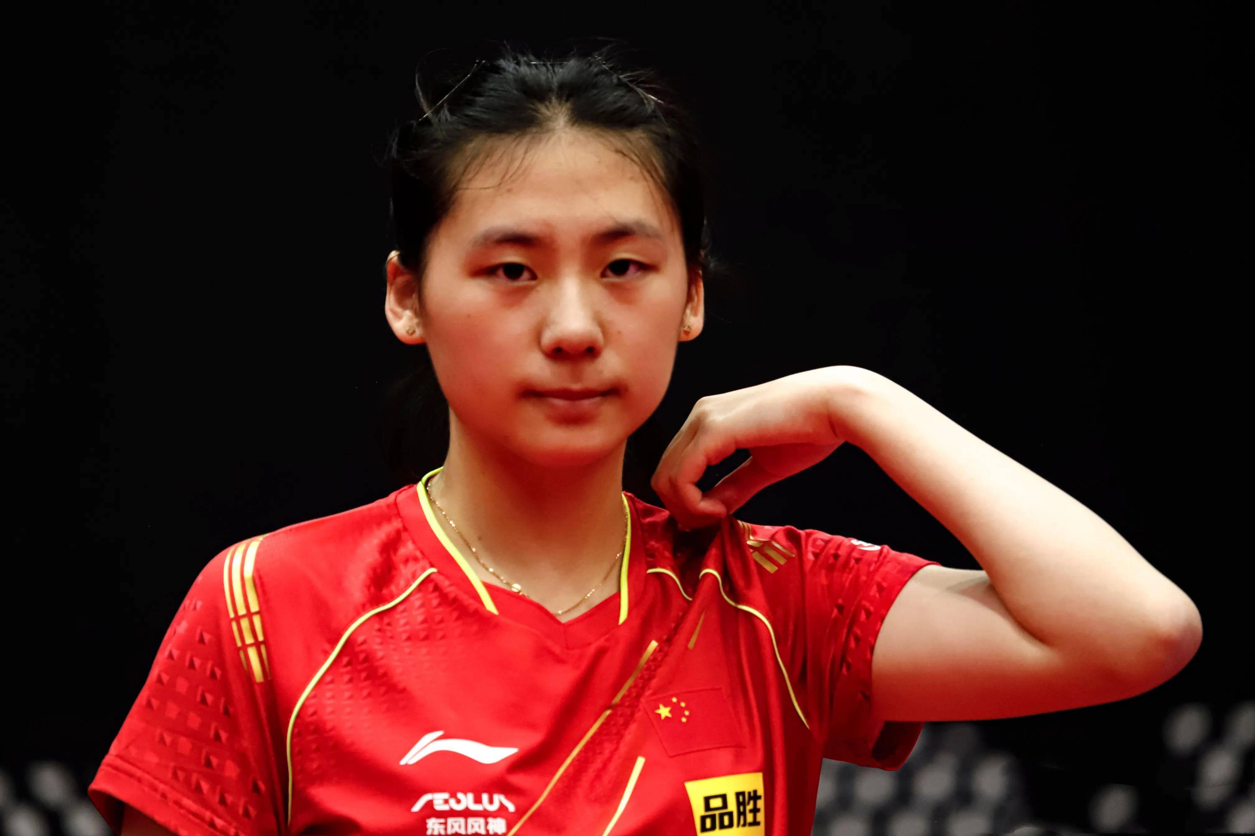 先以奔长逼 先以奔长逼